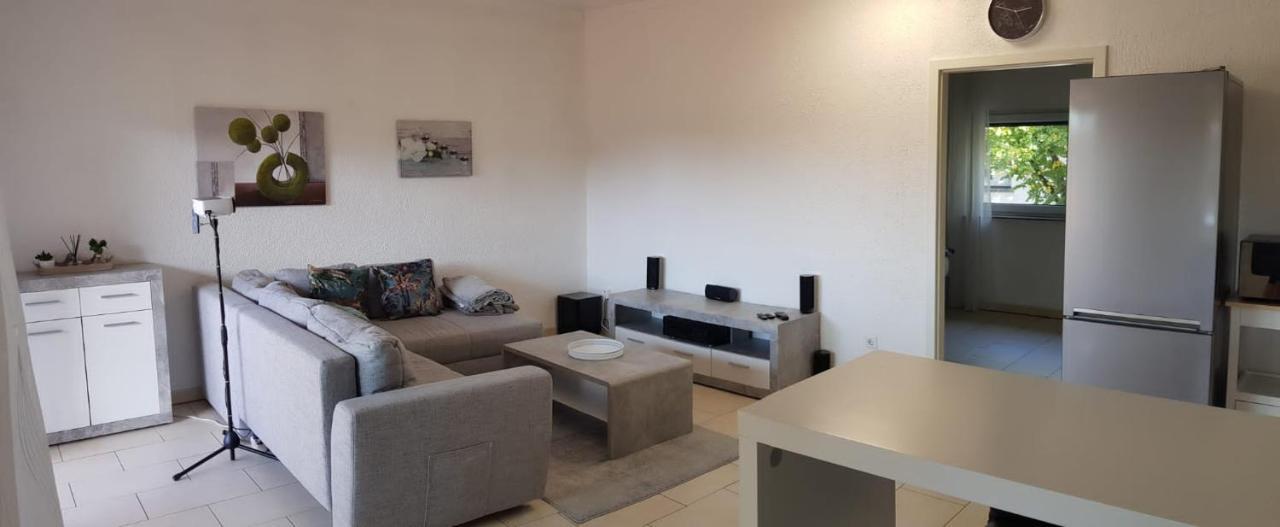 Easystay#4 Home Cinema Ferienwohnung In Kliniknaehe Mit Balkon, Boxspringbett & Netflix Bad Oeynhausen Exterior foto