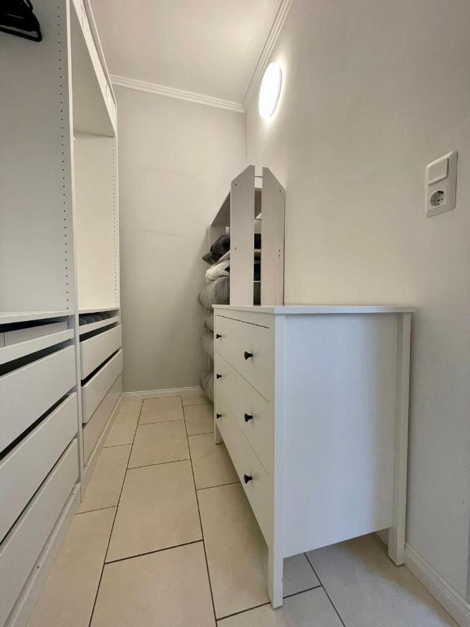 Easystay#4 Home Cinema Ferienwohnung In Kliniknaehe Mit Balkon, Boxspringbett & Netflix Bad Oeynhausen Exterior foto