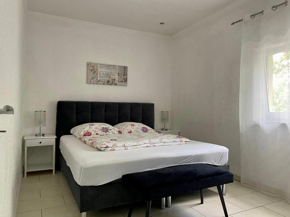 Easystay#4 Home Cinema Ferienwohnung In Kliniknaehe Mit Balkon, Boxspringbett & Netflix Bad Oeynhausen Exterior foto